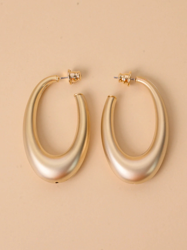 Argola oval Maré banhada a ouro